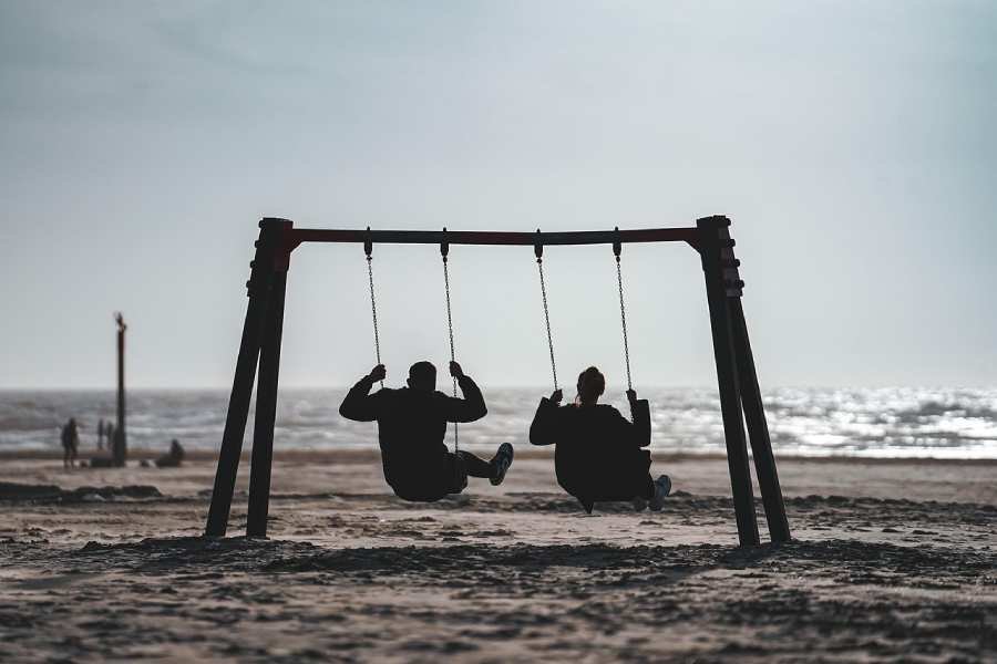 beach-swing
